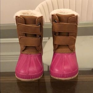 Never worn gap toddler snow boots